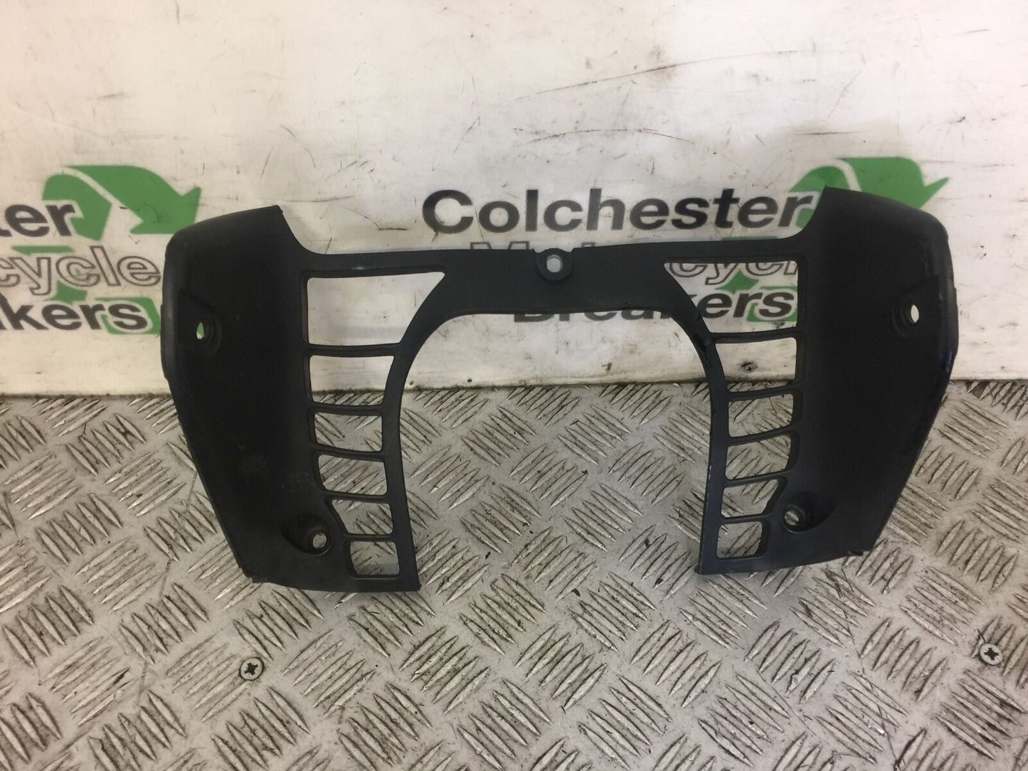 MOTO GUZZI SPORT 4V OIL COOLER GUARD   YEAR 2009 (STOCK 469)