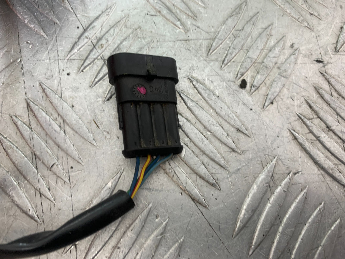 APRILIA TUONO 1000 V4R RIGHT SWITCH GEAR   YEAR 2011-13  (CMB1331)