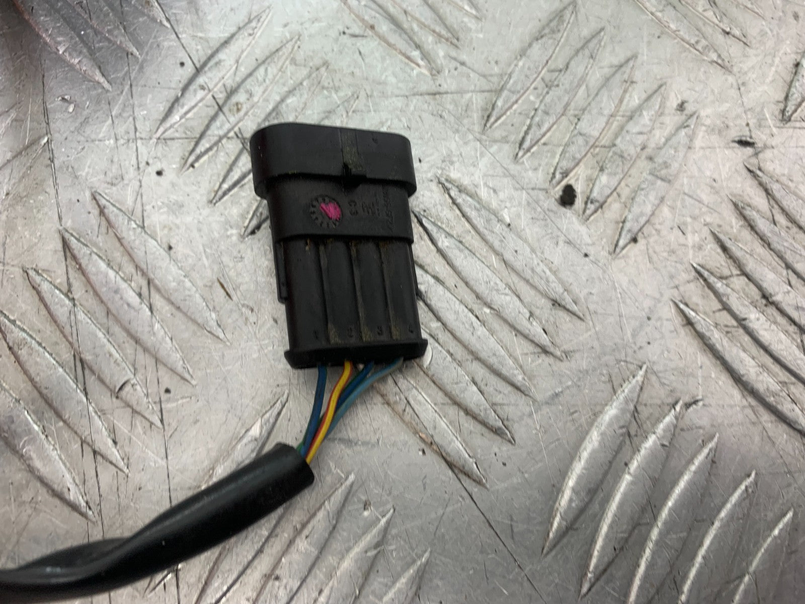 APRILIA TUONO 1000 V4R RIGHT SWITCH GEAR   YEAR 2011-13  (CMB1331)