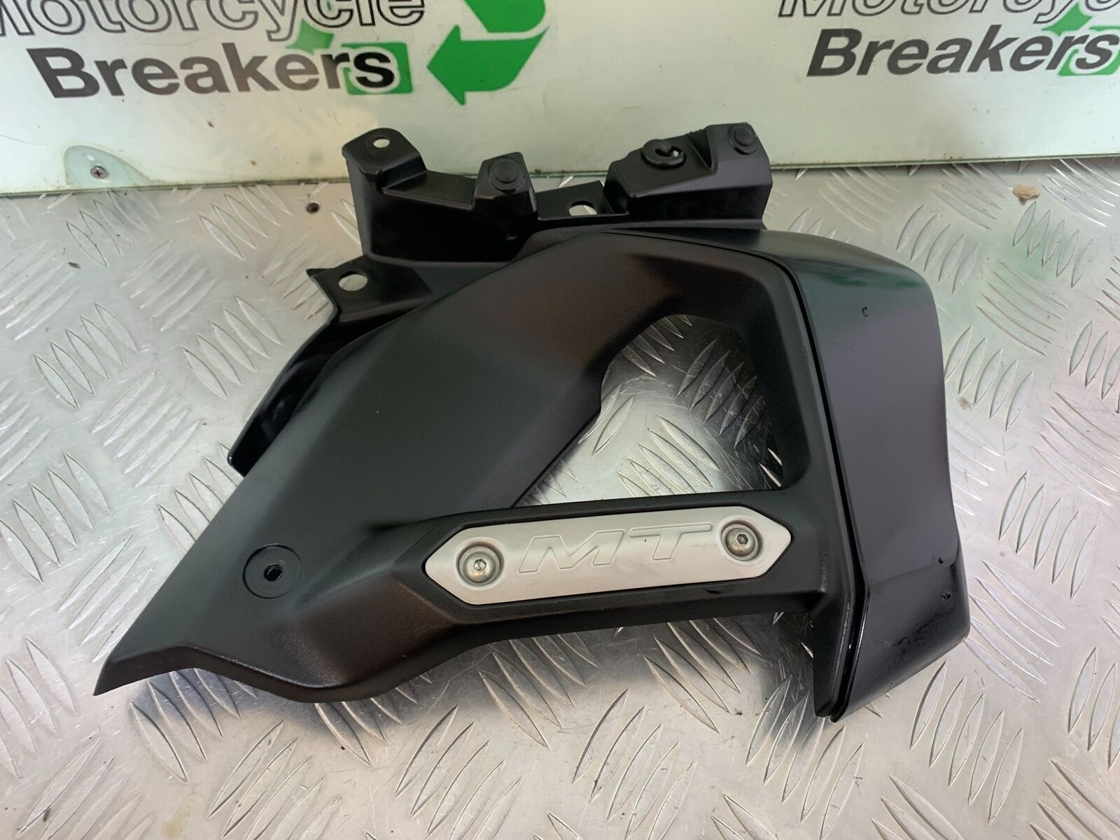 YAMAHA MT 125 MT125 RIGHT FAIRING PANEL  YEAR 2021-2024 ABS (CMB1010)