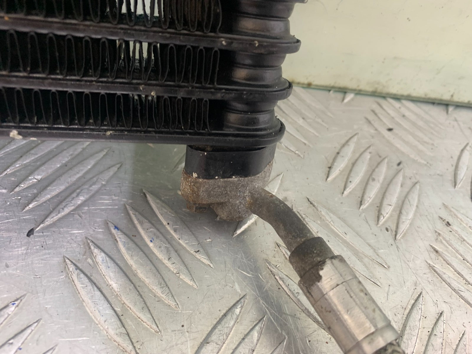 TRIUMPH 1050 SPRINT ST OIL COOLER AND LINES  YEAR 2004-2007 (CMB1197)