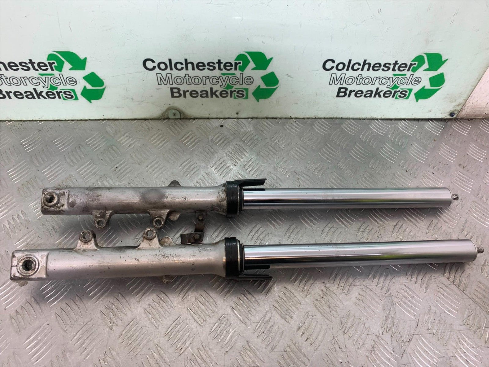 YAMAHA FZS600 FAZER 600 FORKS   YEAR 1998-2001 (CMB1267)