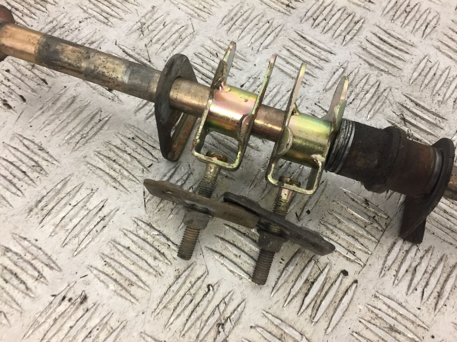 HYOSUNG GT250 COMET REAR WHEEL SPINDLE  YEAR 2007 (STOCK 682)
