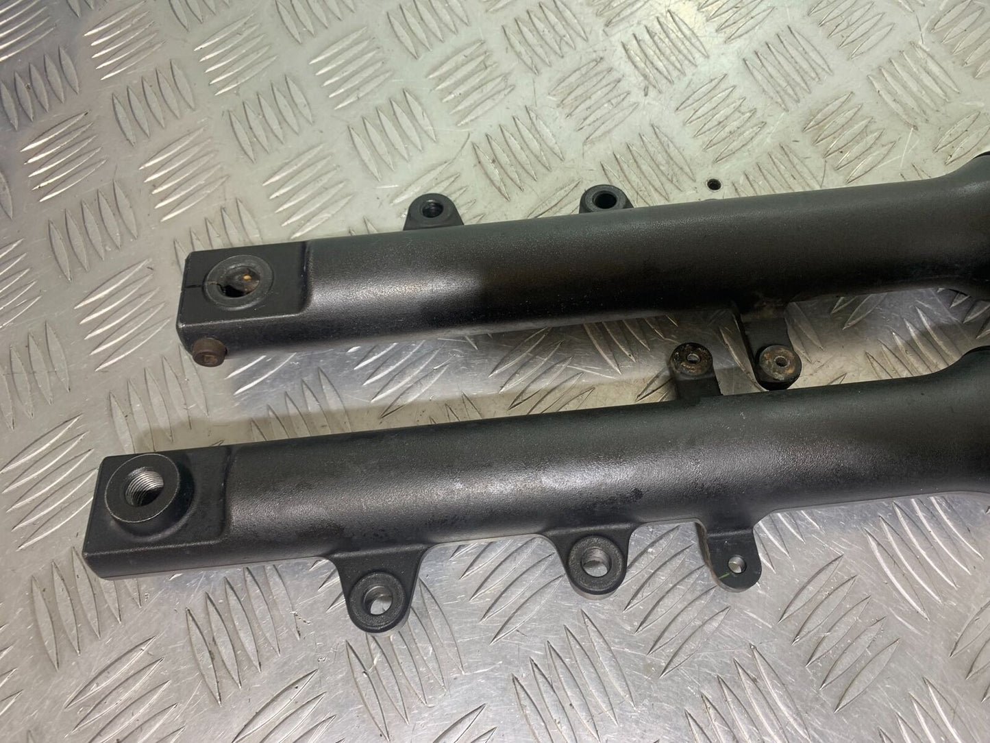 YAMAHA XJ6 XJ6-S FORKS (BENT)  YEAR 2009-2015  (CMB1070)