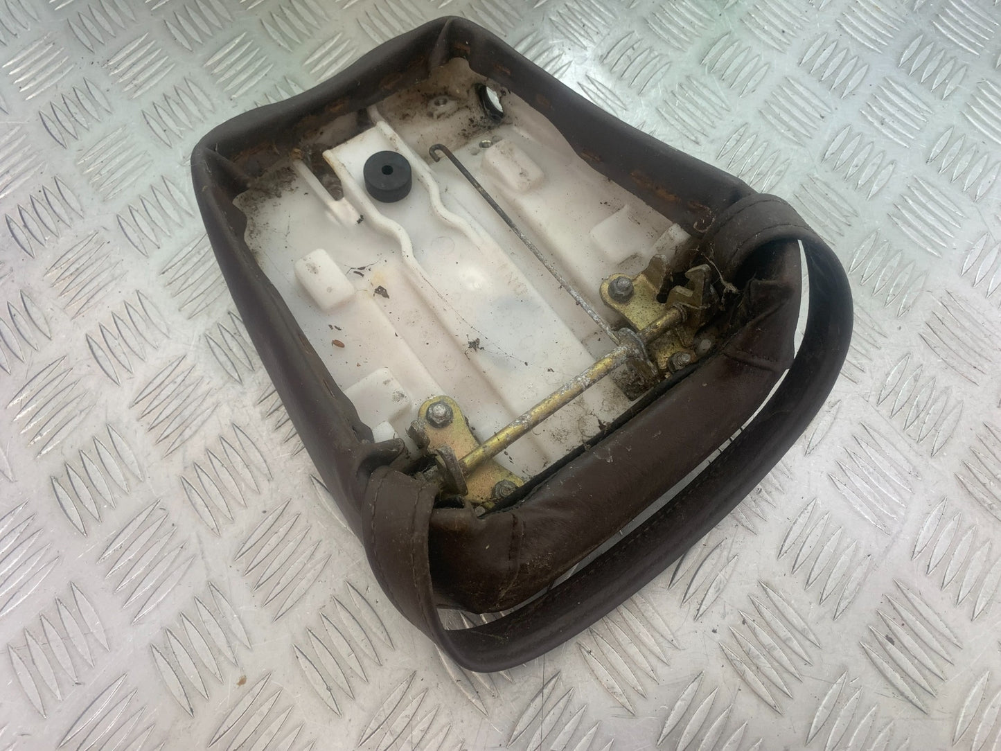 YAMAHA XV535 XV 535 VIRAGO REAR SEAT   YEAR 1994-02 (CMB1139)