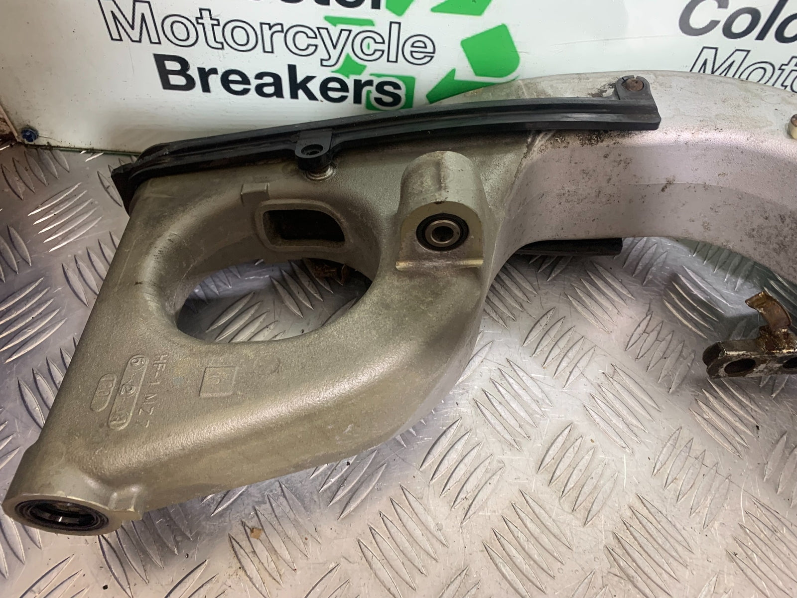 HONDA VFR750 VFR 750 SWINGARM   YEAR 1994-1997 (CMB1156)