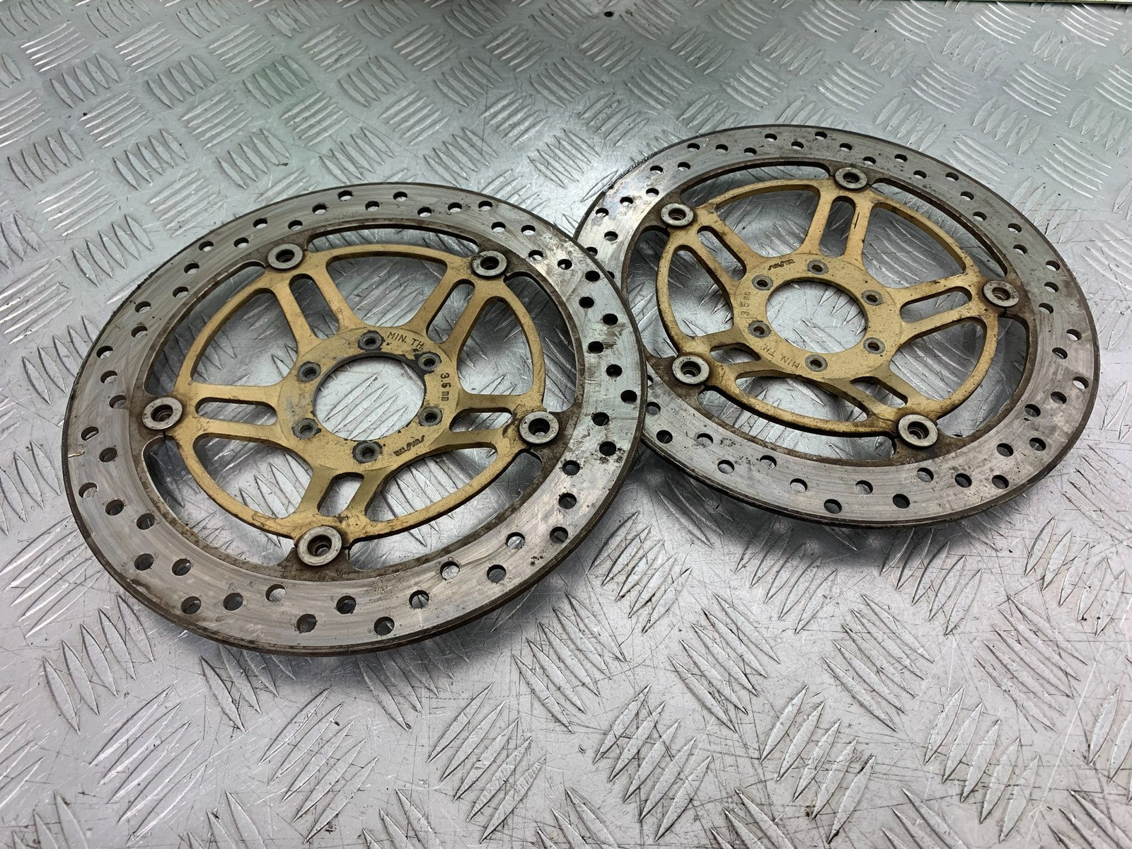 HONDA CB600 CB 600 HORNET FRONT BRAKE DISCS    YEAR 1998-2002 (CMB1297)