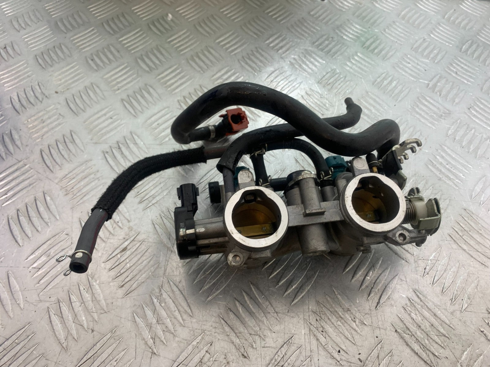 YAMAHA YZF R7 THROTTLE BODIES  YEAR 2022-2025 (CMB1255)