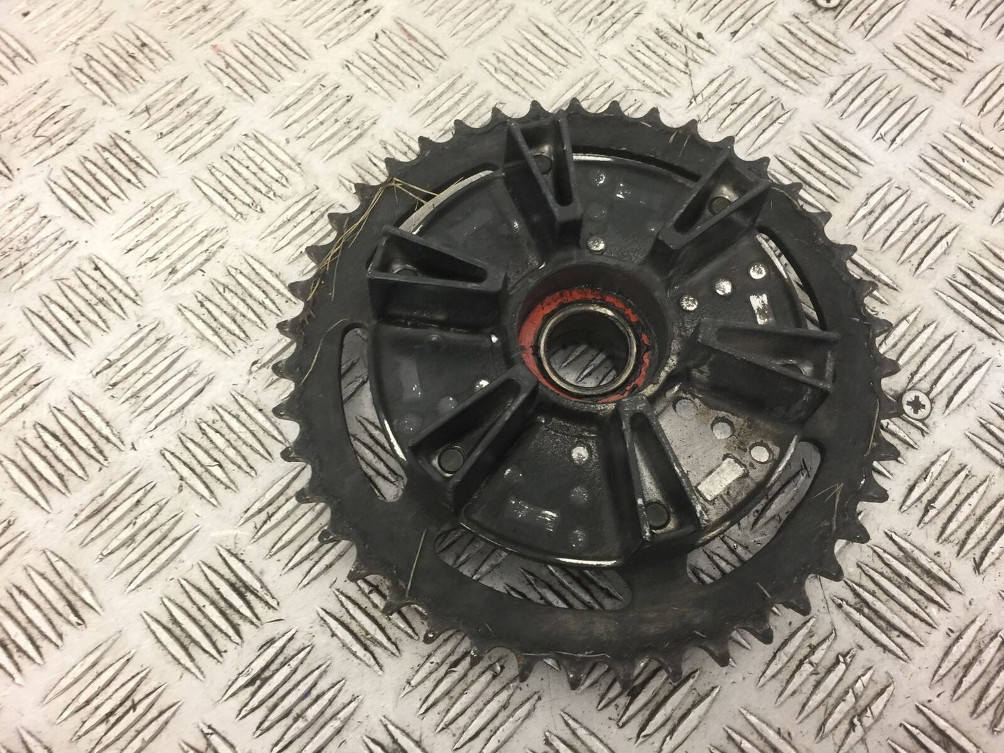 YAMAHA YZF R1 5PW REAR SPROCKET CARRIER  YEAR 2002-2003 (STOCK 505)