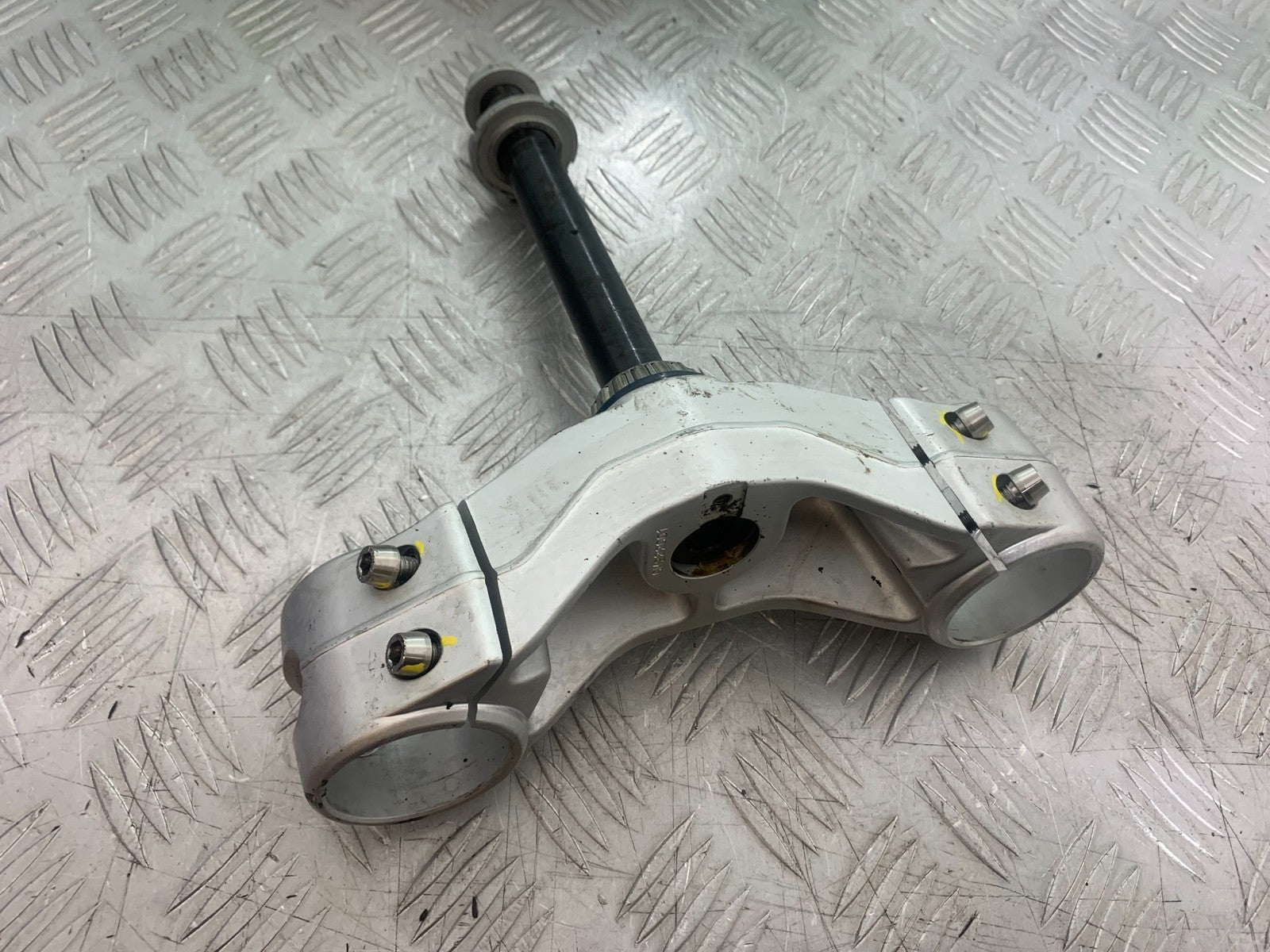 APRILIA SL750 SL 750 SHIVER BOTTOM YOKE YEAR 2008-2016 (CMB1242)