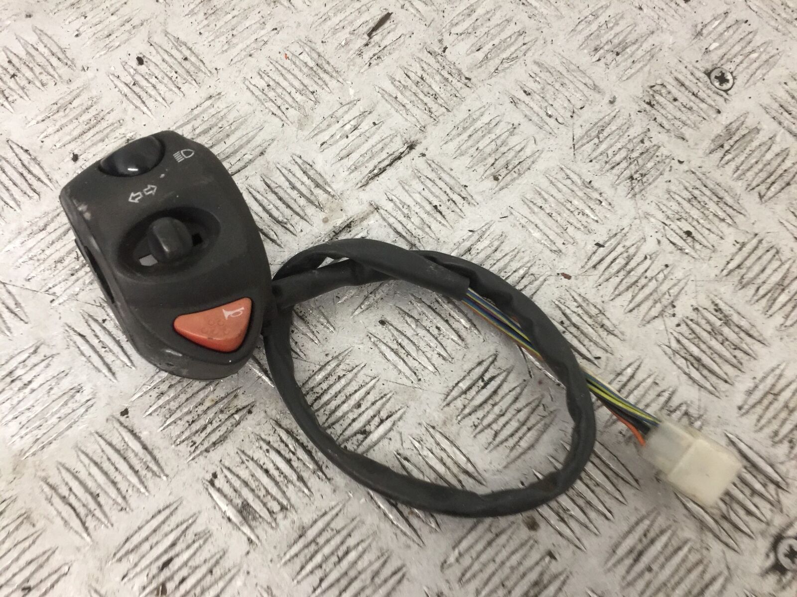 PEUGEOT GEOPOLIS 125 LEFT SWITCH GEAR  YEAR 2011  (STOCK 887)