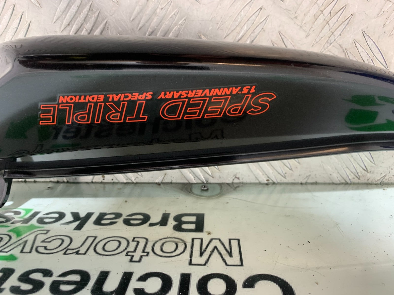 TRIUMPH SPEED TRIPLE R 1050 RIGHT SEAT PANEL  2009 (CMB1183)
