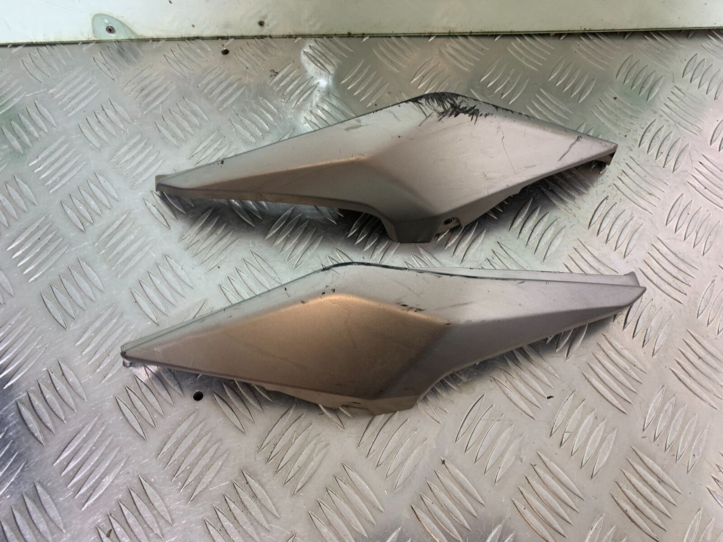 HONDA MSX125 GROM LEFT AND RIGHT SEAT PANELS YEAR 2016-2020  (CMB1009)