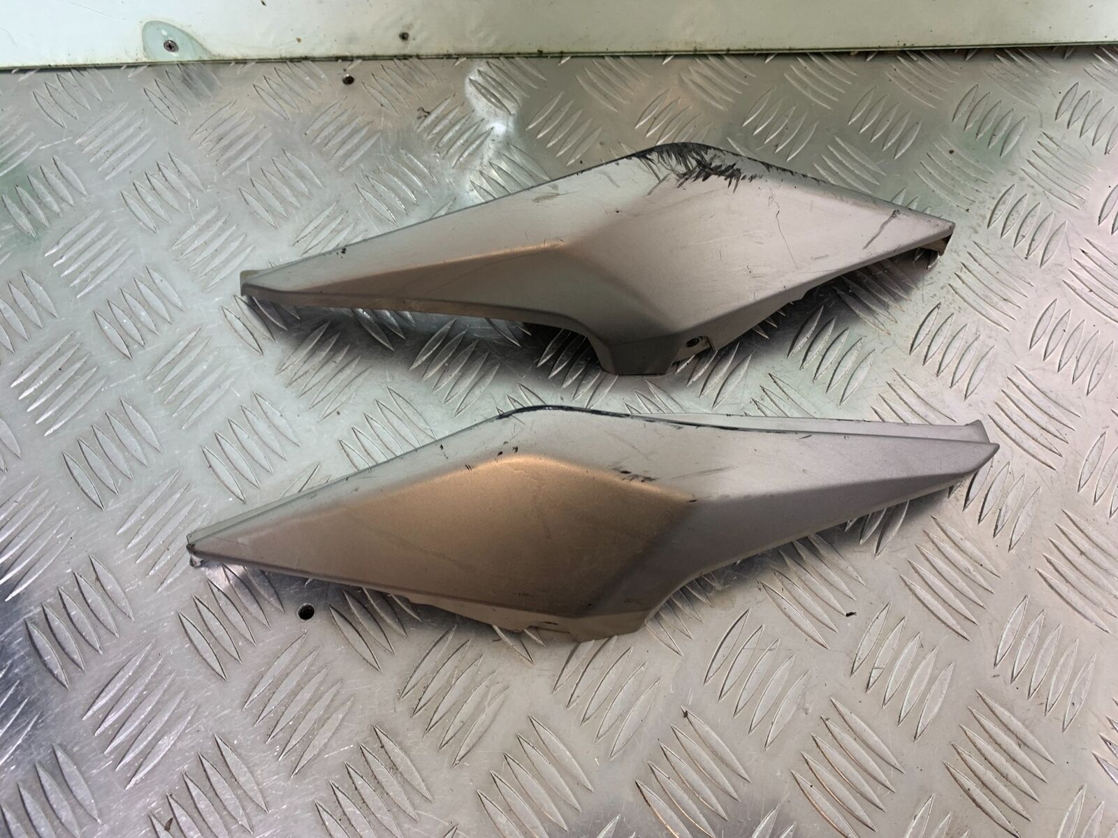 HONDA MSX125 GROM LEFT AND RIGHT SEAT PANELS YEAR 2016-2020  (CMB1009)
