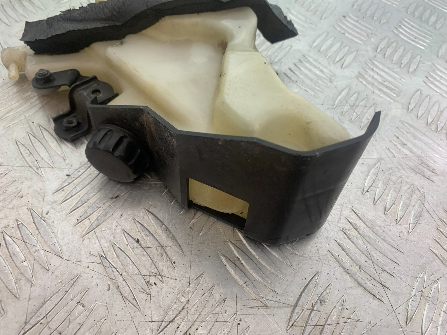 KAWASAKI ZX6R ZX6 F COOLANT BOTTLE  YEAR 1995-1997 (CMB1169)