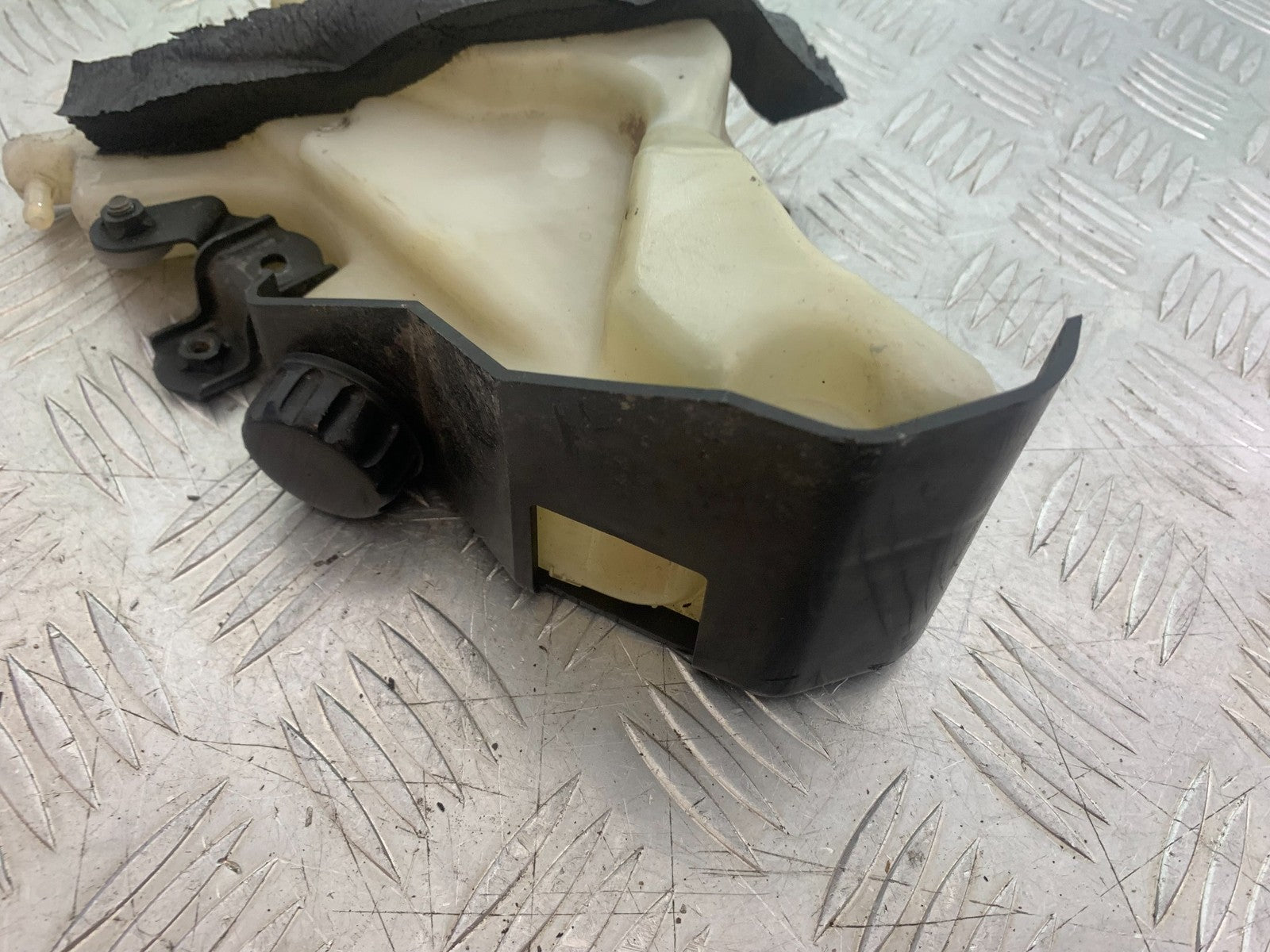 KAWASAKI ZX6R ZX6 F COOLANT BOTTLE  YEAR 1995-1997 (CMB1169)