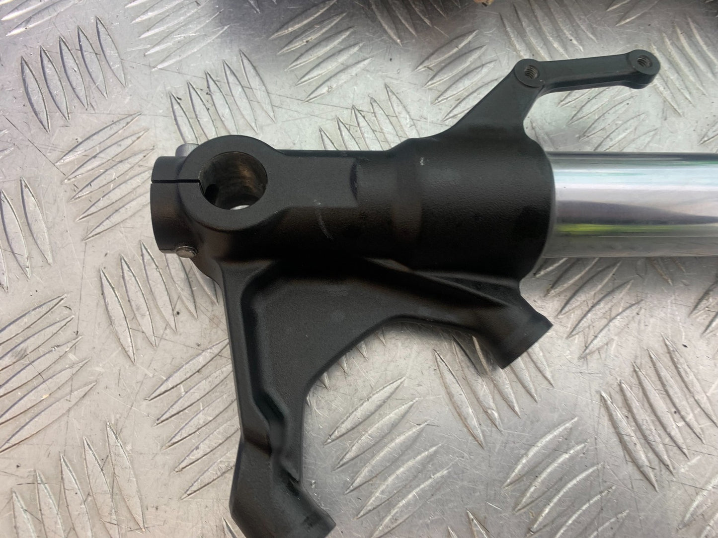 YAMAHA YZF R7 FORKS (DAMAGED) YEAR 2022-2025 (CMB1255)