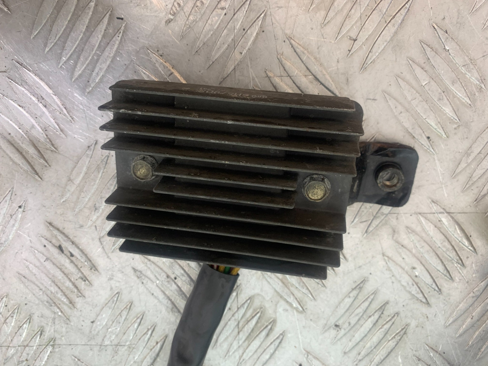 HONDA VTX1300 S-6  REGULATOR  YEAR 2004-09 (CMB1159)