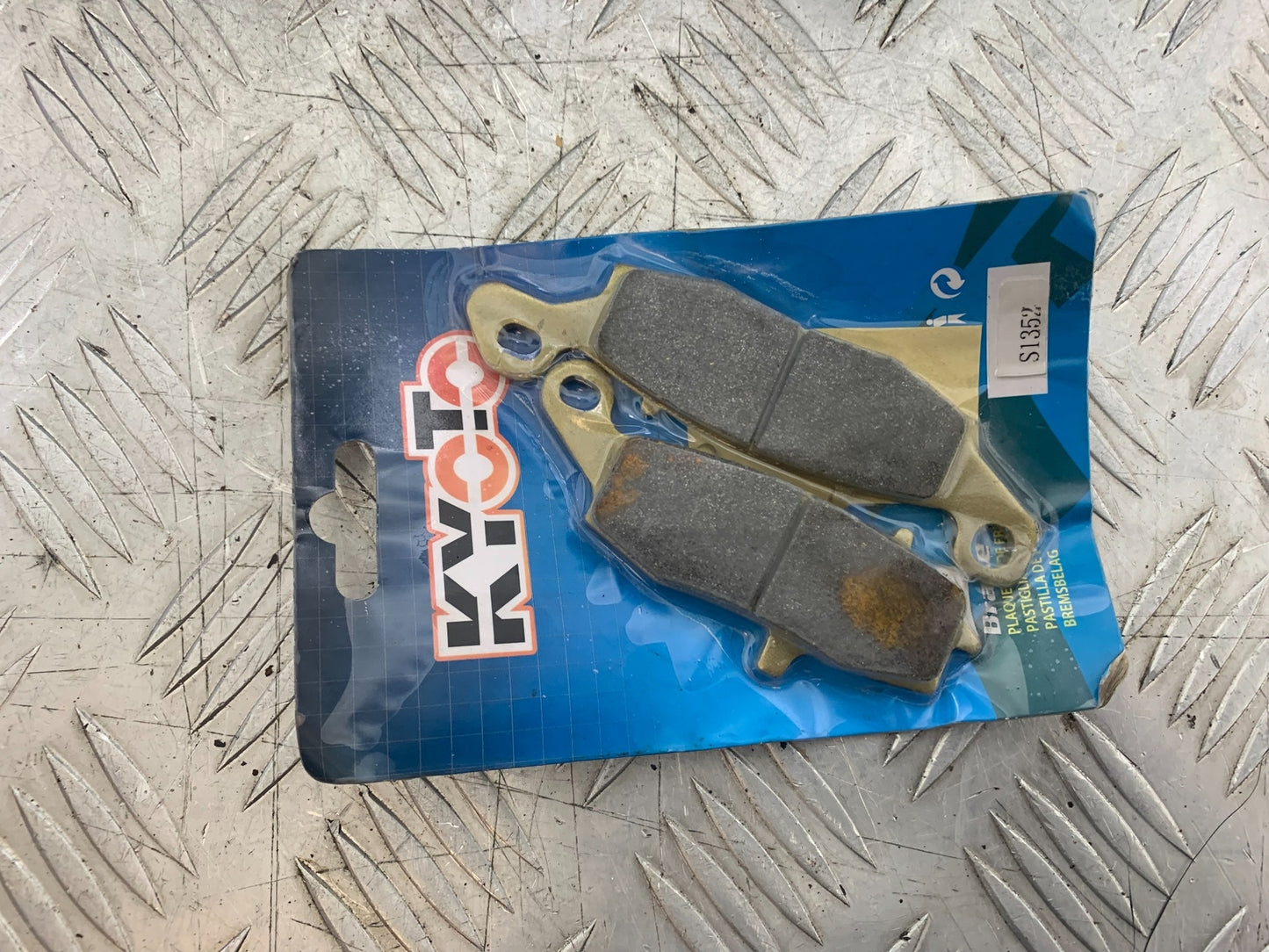 KAWASAKI VN1500 CLASSIC REAR BRAKE PADS  YEAR 1999 -2006 (CMB1166)