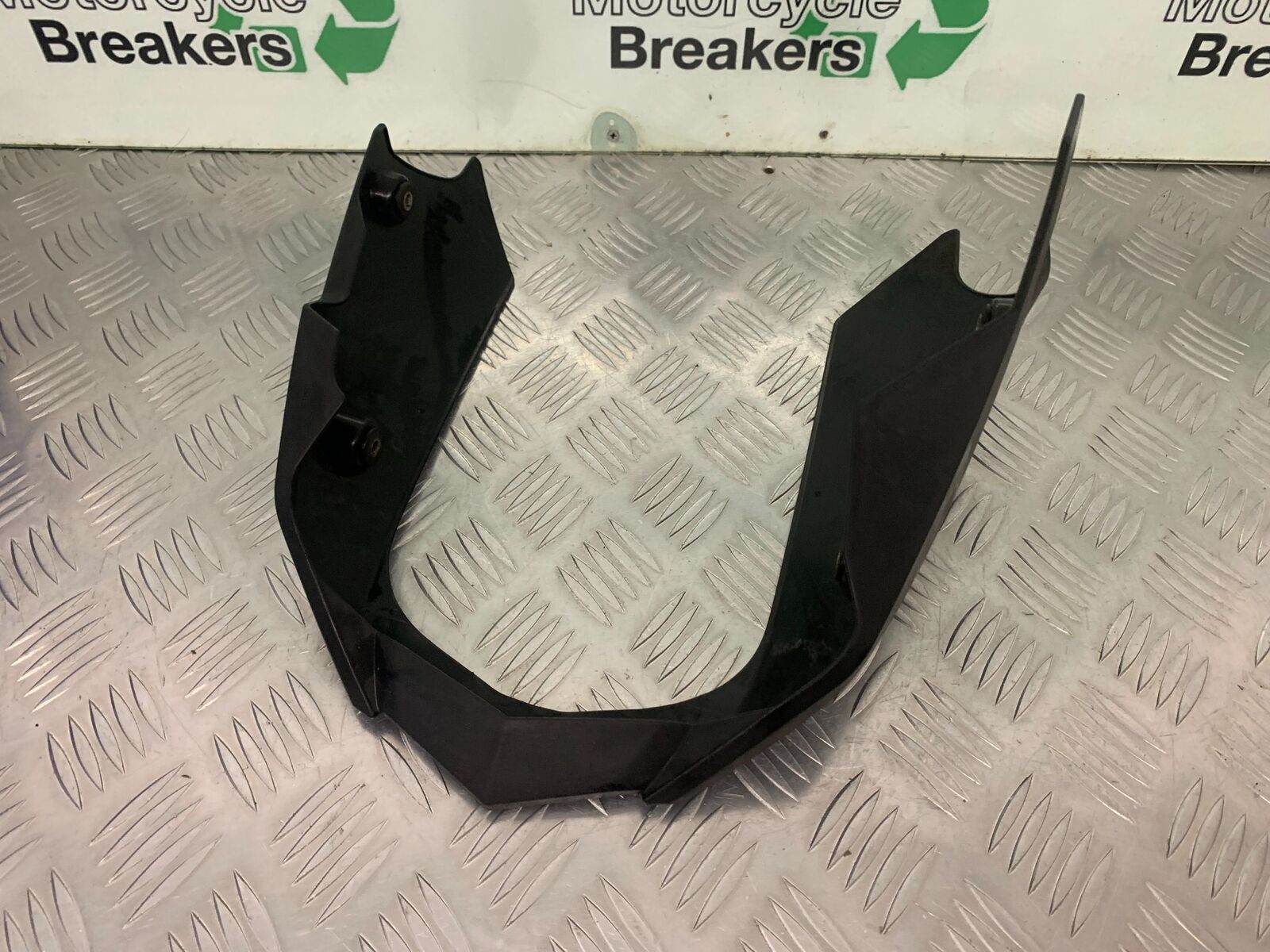 YAMAHA XJ6 XJ6-S BELLYPAN   YEAR 2009-2015 (STOCK 991)