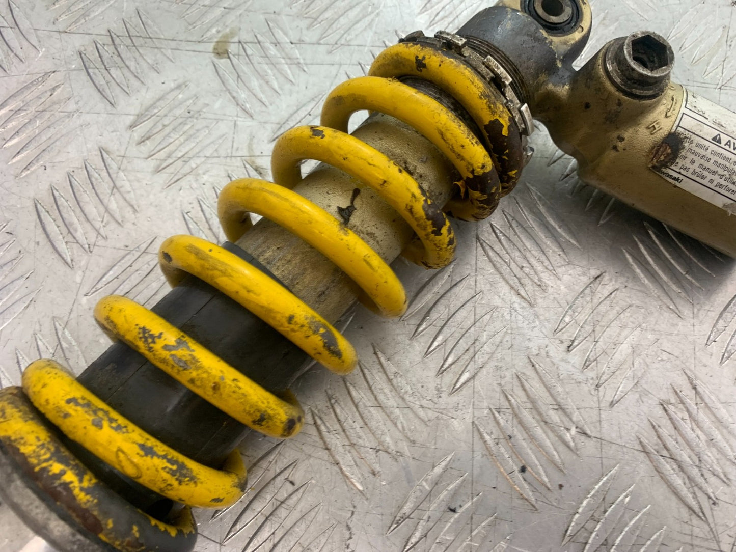 KAWASAKI ZX9R ZX9 C REAR SHOCK  YEAR 1998-99 (CMB1213)