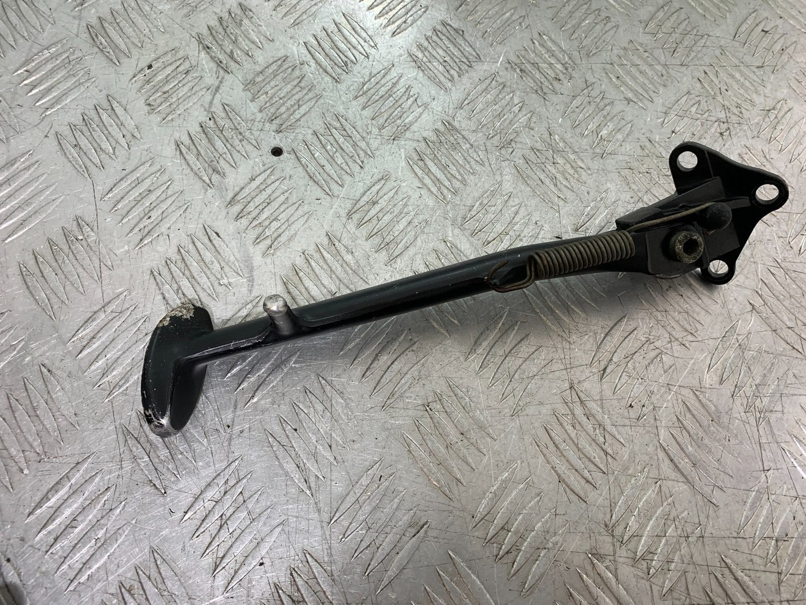 TRIUMPH 955I SPRINT RS SIDE STAND YEAR 1999-03 (CMB1313)