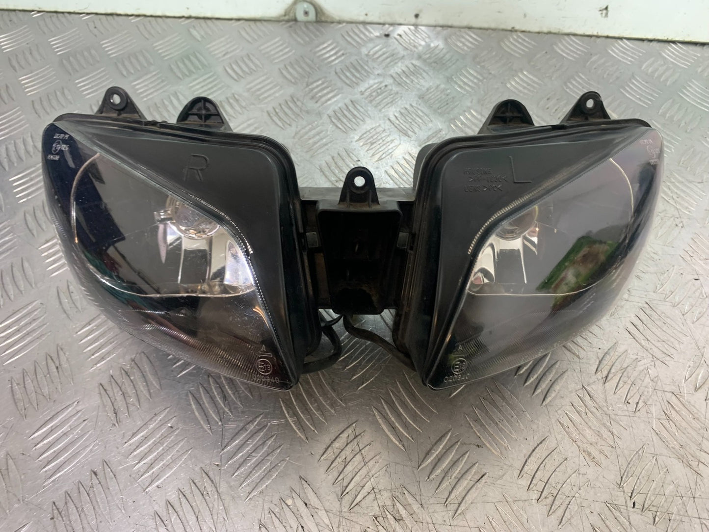YAMAHA YZF R1 4XV HEADLIGHT  YEAR 1998-99 (CMB1291)