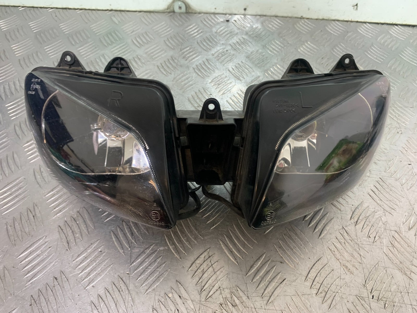 YAMAHA YZF R1 4XV HEADLIGHT  YEAR 1998-99 (CMB1291)