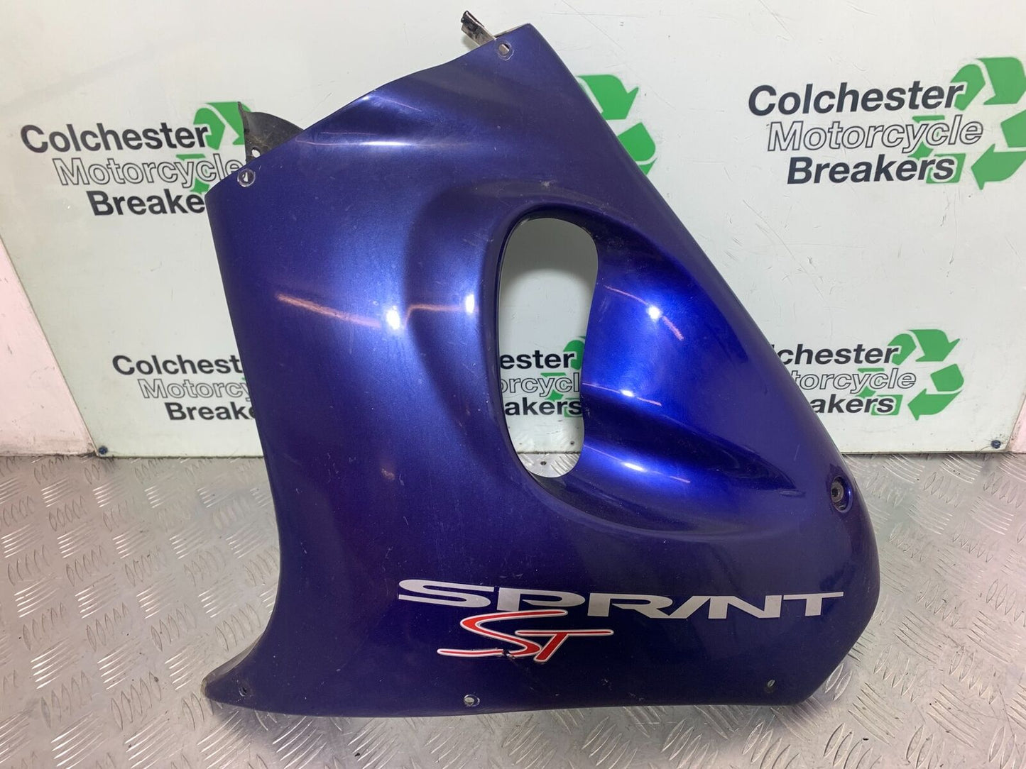 TRIUMPH 955i SPRINT ST LEFT FAIRING PANEL  YEAR 1999-2004 (CMB1124)