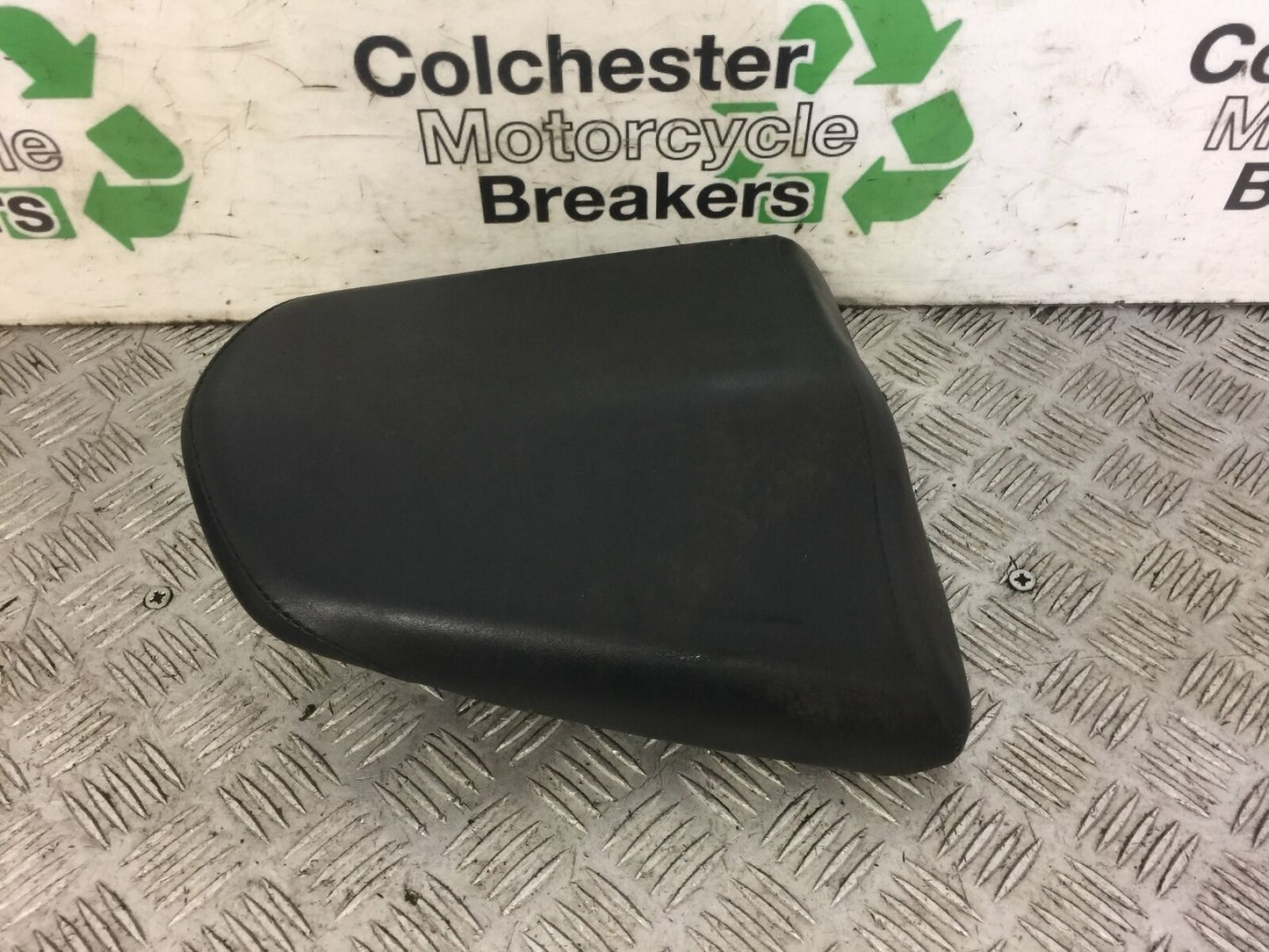 HONDA CBR125 CBR 125 REAR SEAT YEAR 2011-2017 (STOCK 466)