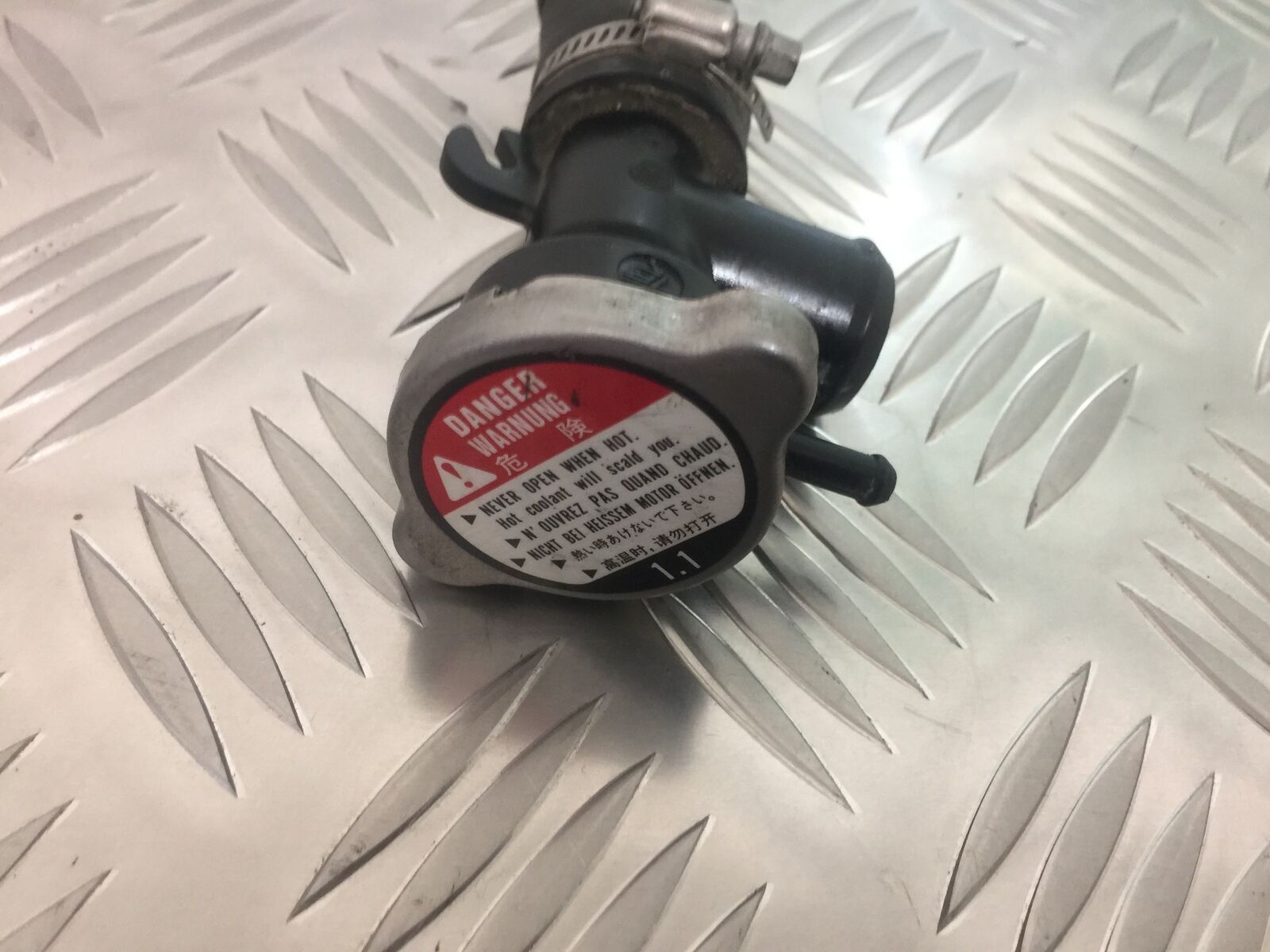 HONDA VFR800 VFR 800 V-TEC RADIATOR CAP  YEAR  2003 -2009 (STOCK 916)