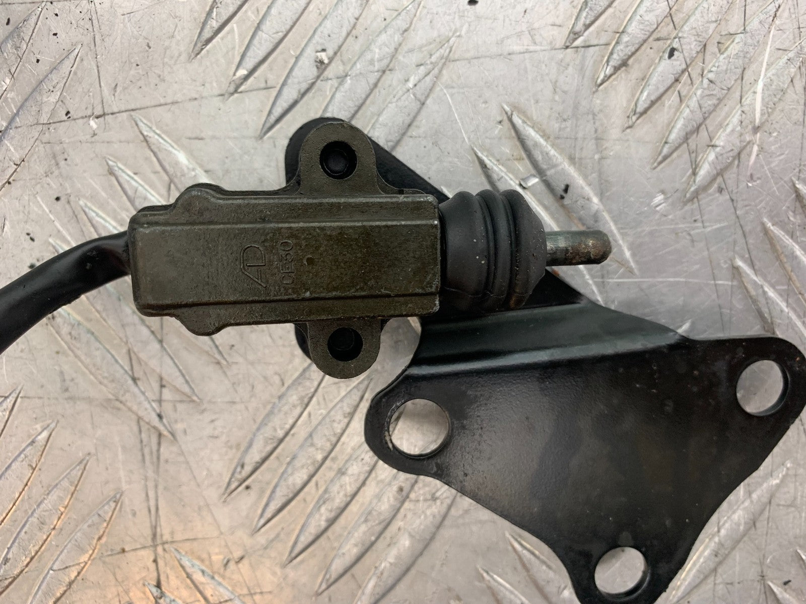 TRIUMPH 955i SPRINT ST SIDE STAND SWITCH  YEAR 1999-04 (CMB1230)