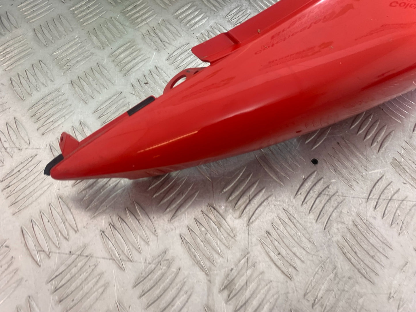 SUZUKI SV650 SV 650 mk1 RIGHT SEAT PANEL  YEAR 1999-2002 (CMB1160)