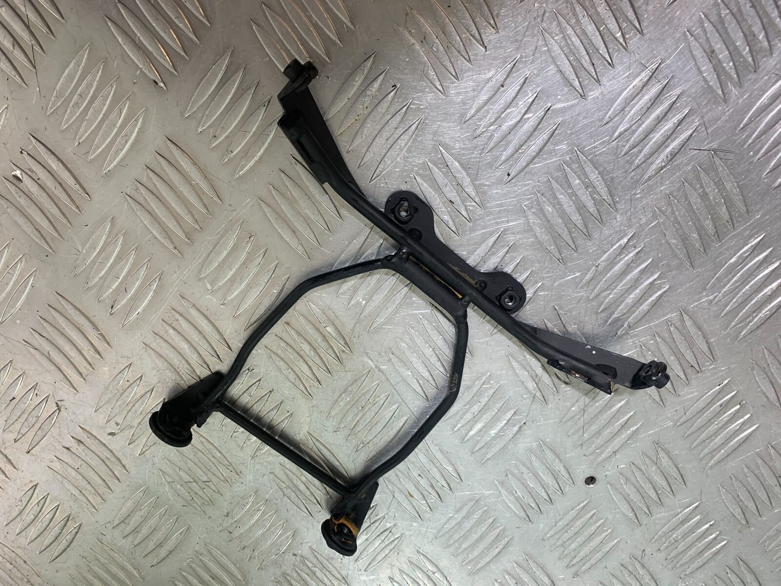 SINNIS TERRAIN 125 HEADLIGHT BRACKET    YEAR 2024 (CMB1072)