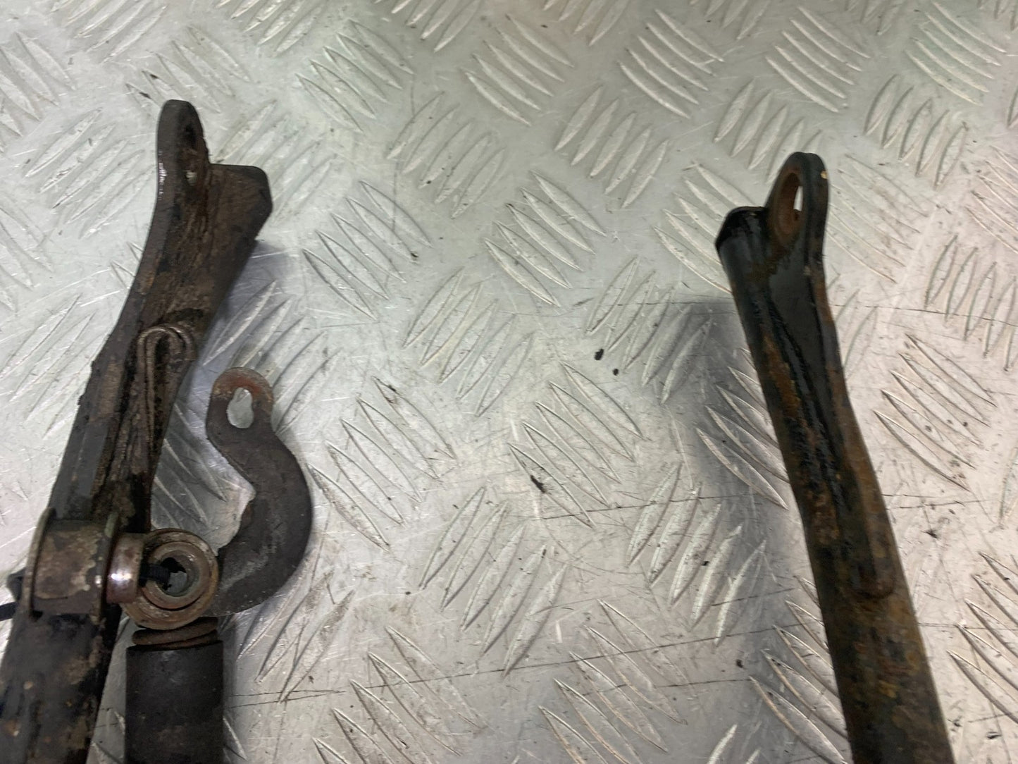 HONDA VFR800 PRE V-TEC CENTER STAND  YEAR 1998-2001 (CMB1233)
