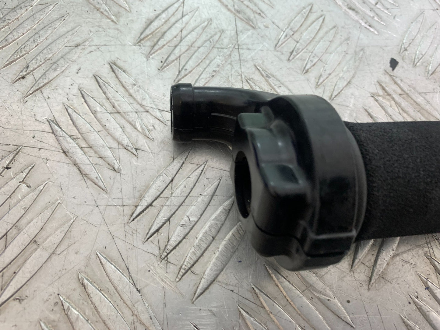 TRIUMPH SPEED TRIPLE R 1050 THROTTLE AND GRIP    2009 (CMB1183)