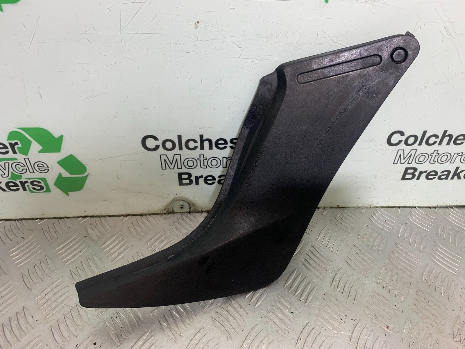 HONDA NT650 V DEAUVILLE RIGHT SEAT PANEL   YEAR 1999 (CMB1268)