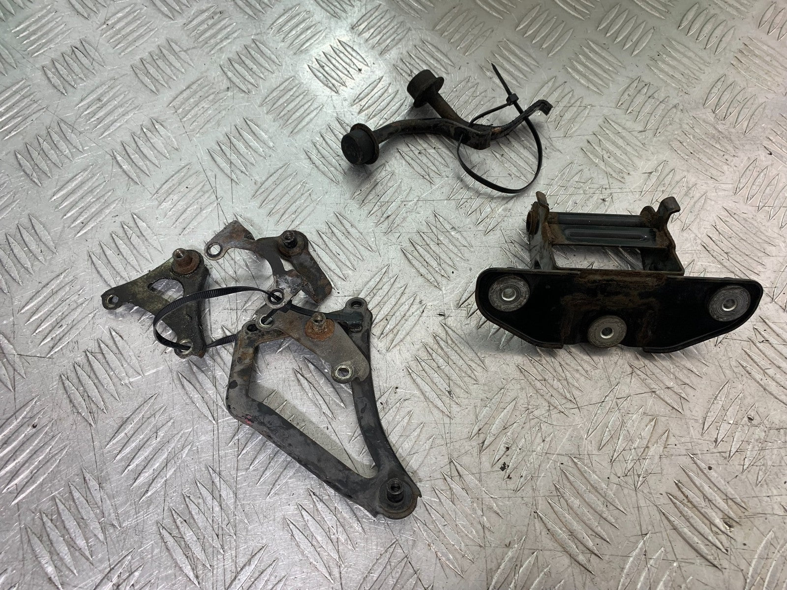 SUZUKI DL1000 V-STROM FRAME BRACKETS  YEAR 2014-2019 (CMB1325)