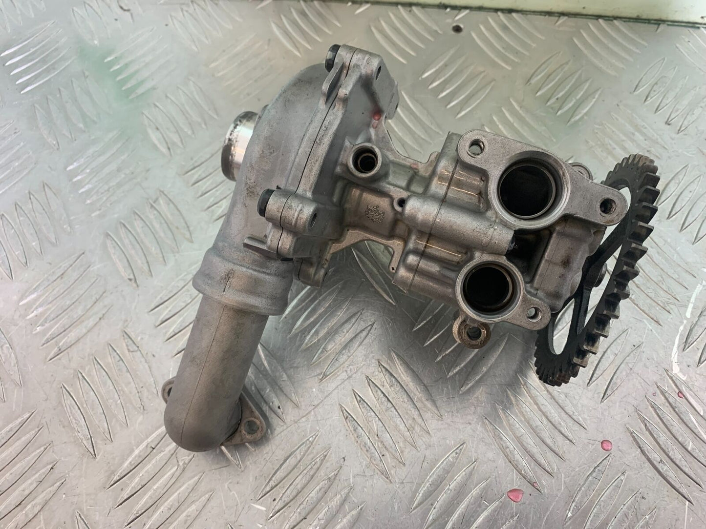 MV AGUSTA TURISMO VELOCE 800 OIL PUMP YEAR 2014-17 (CMB1051)