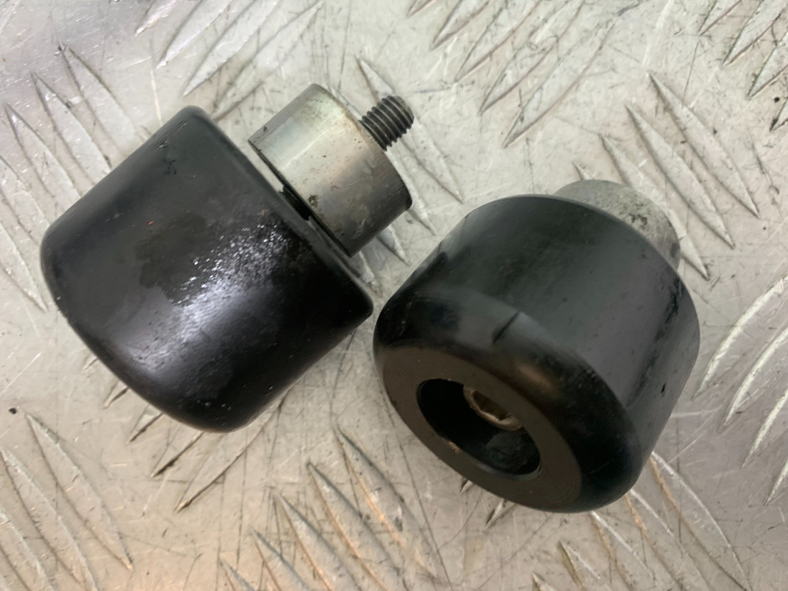SUZUKI SV1000 SV 1000 S CRASH PROTECTORS AND BOBBINS  YEAR 2003-2007 (CMB1293)