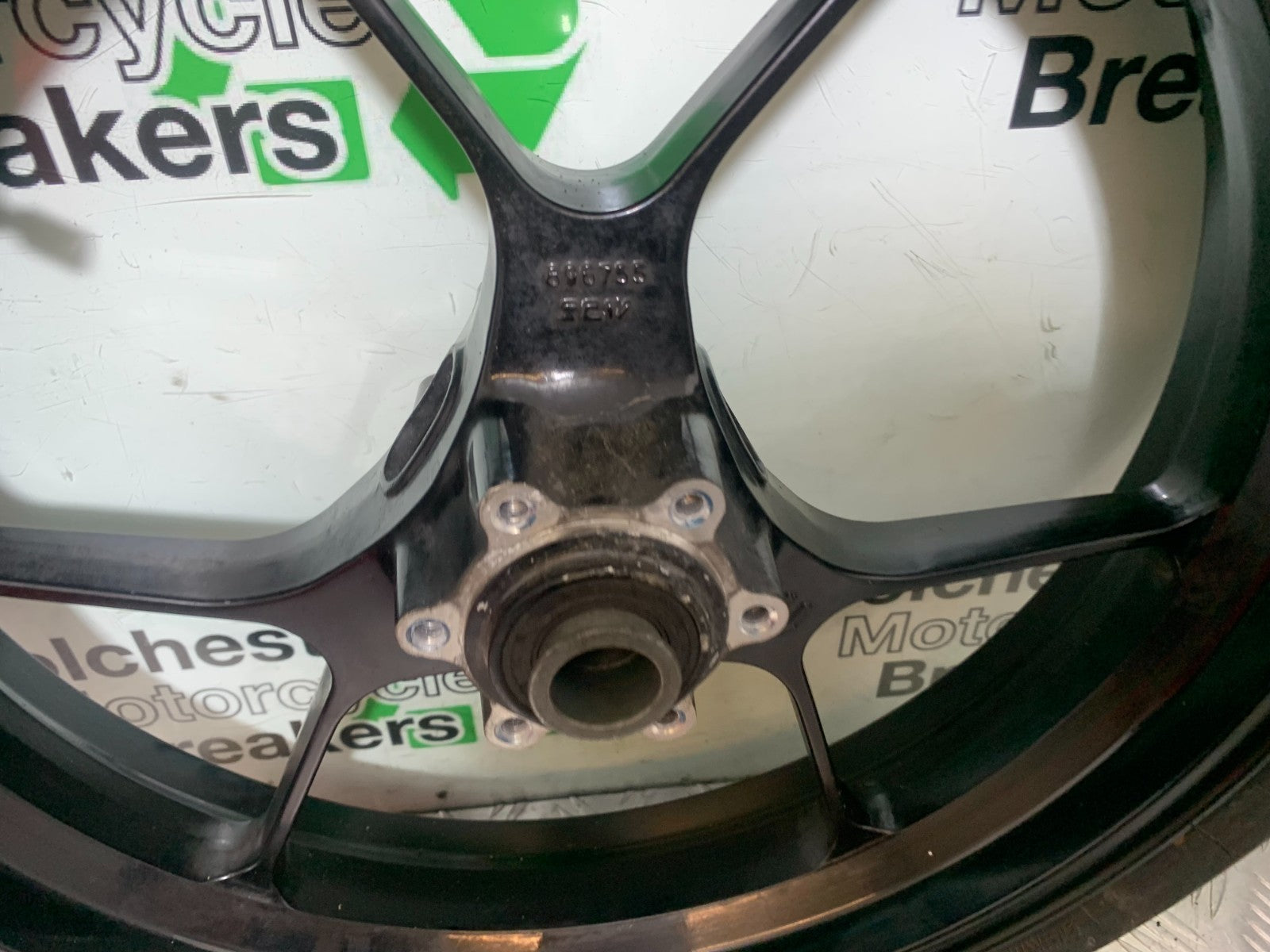 APRILIA TUONO 1000 V4R FRONT WHEEL   YEAR 2011-13  (CMB1331)