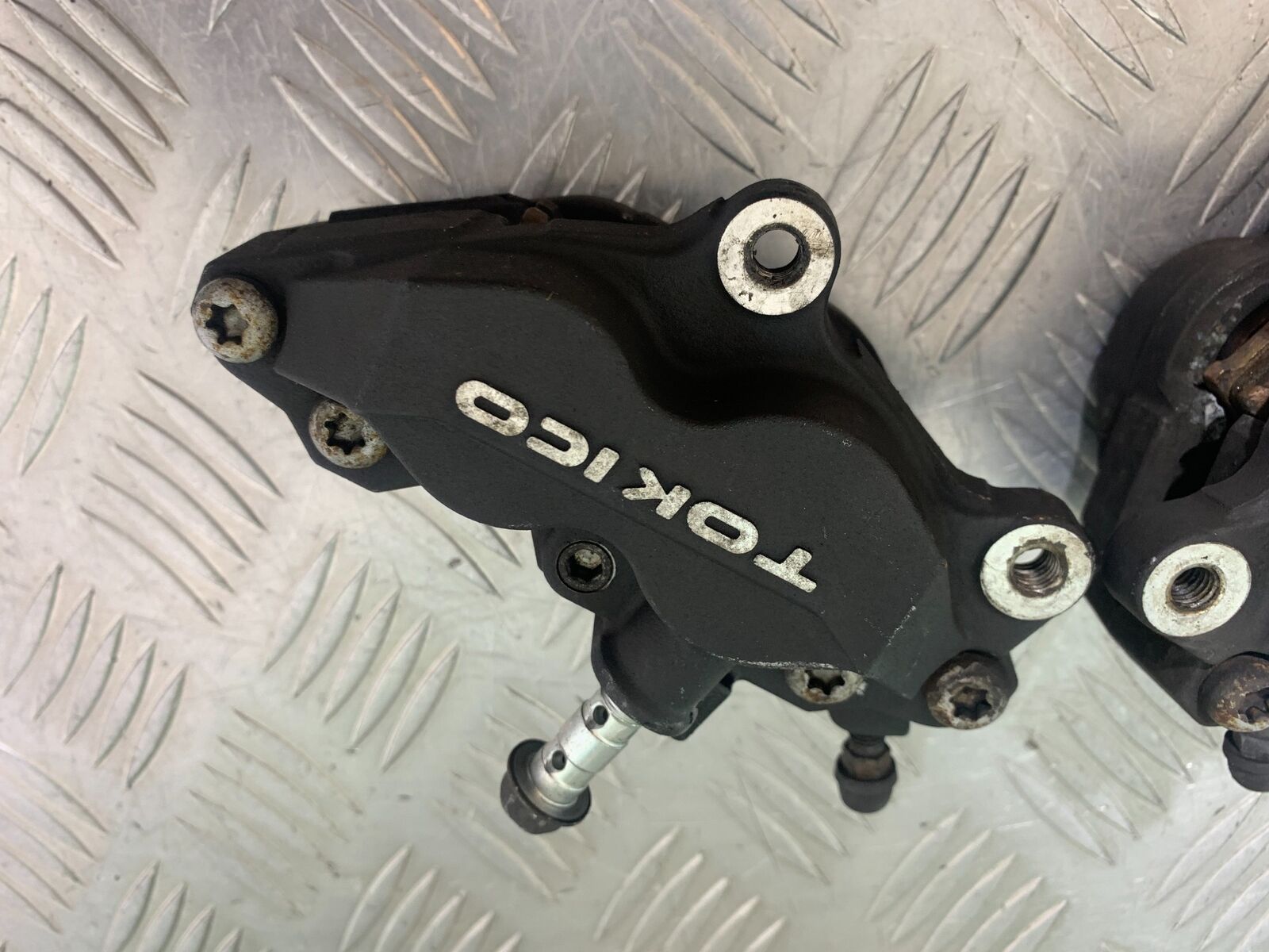SUZUKI GSF1250 GSF 1250 BANDIT FRONT CALIPERS  YEAR 2007-2011 (CMB1125)