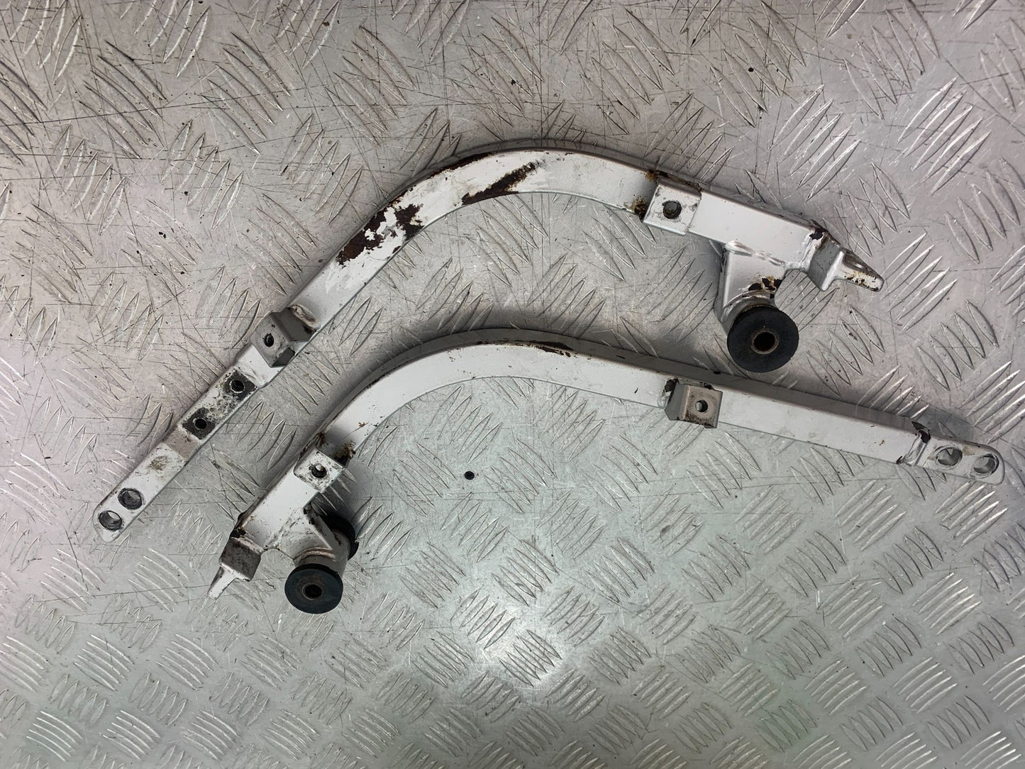KAWASAKI GPZ600 GPZ 600 FRAME RAILS  YEAR 1988-90 (CMB1258)