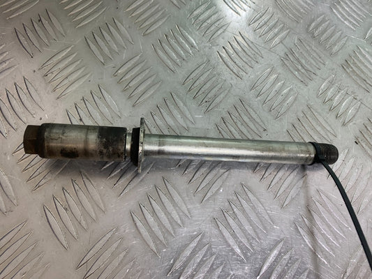 SUZUKI GSF1200  GSF 1200 BANDIT FRONT WHEEL SPINDLE  YEAR 1997-2000 (CMB1149)