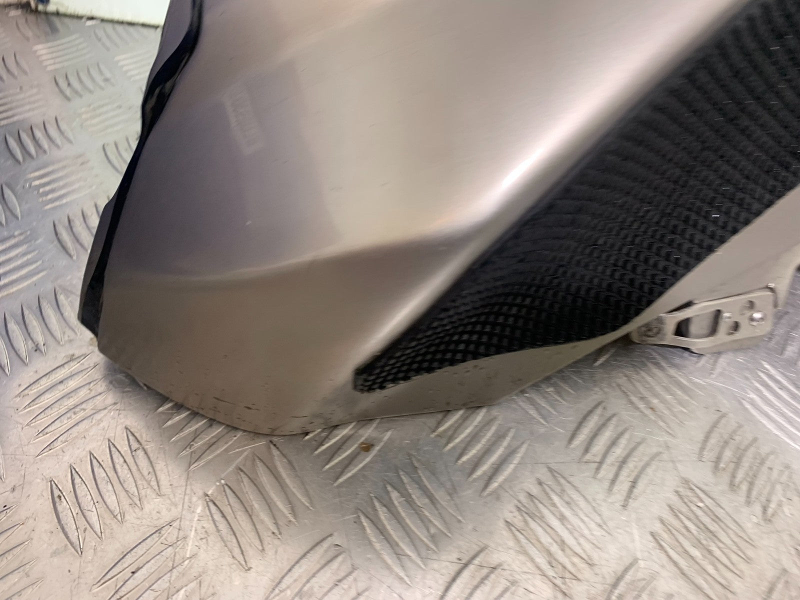 APRILIA TUONO 1000 V4 PETROL TANK  YEAR 2013-2014  (CMB1239)