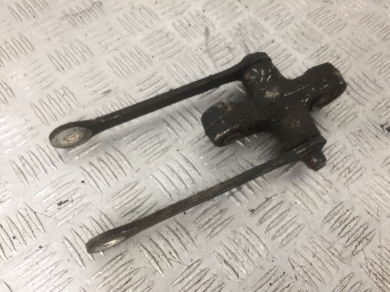 SUZUKI GSF1200 BANDIT MK2 SHOCK LINKAGE YEAR 2001-05 (STOCK 859)