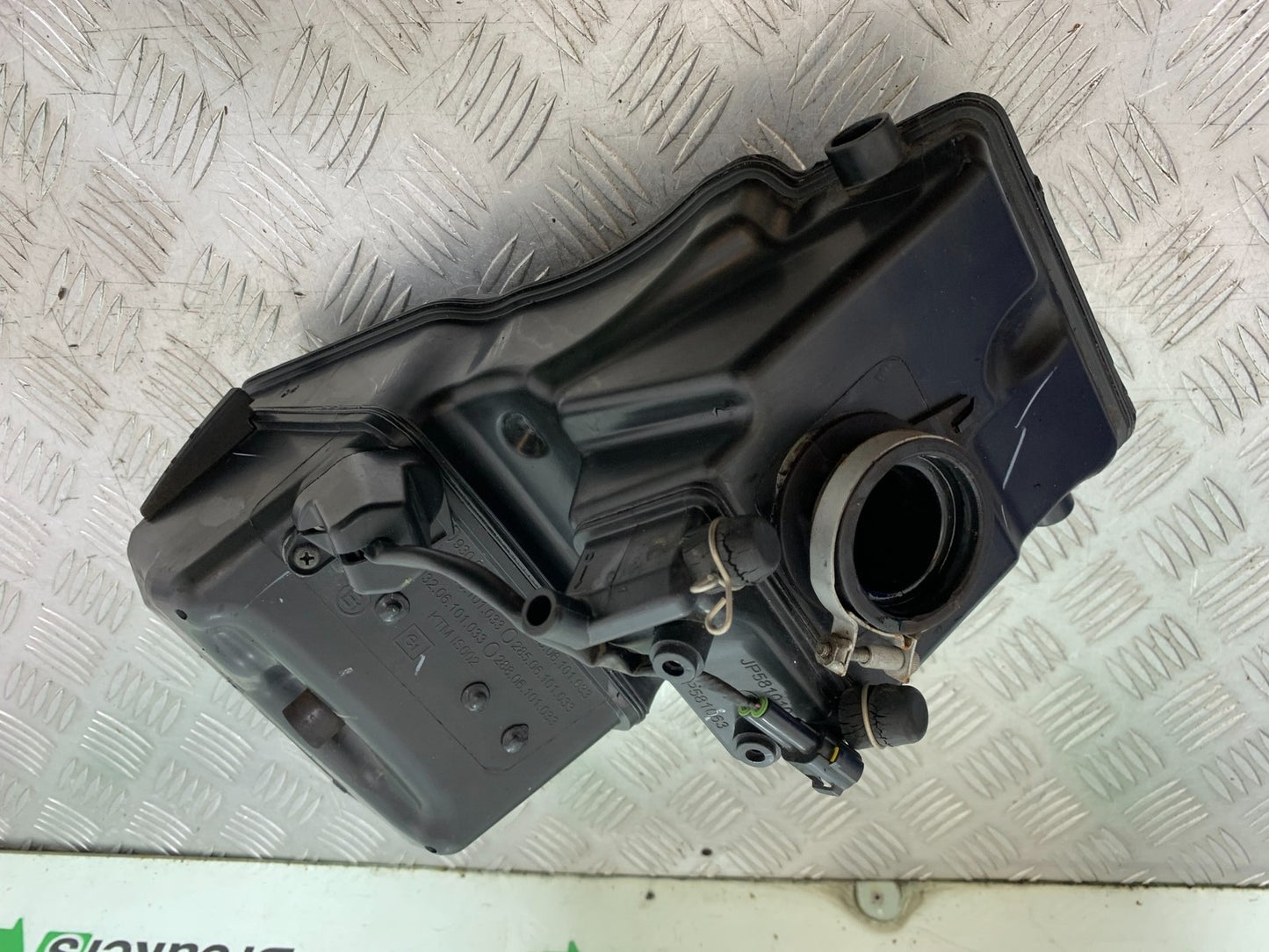 KTM DUKE 125 AIRBOX YEAR 2017-2022 (CMB1274)