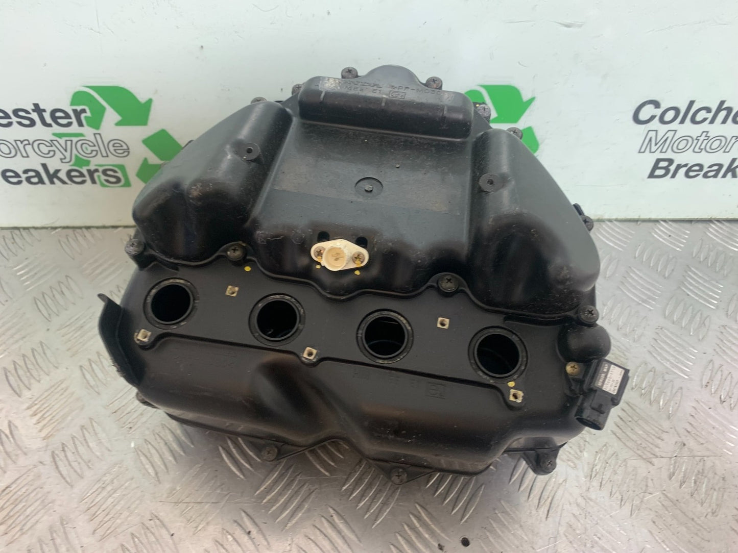HONDA CBR600 CBR 600 RR AIR BOX    YEAR 2003-2004 CMB1173)
