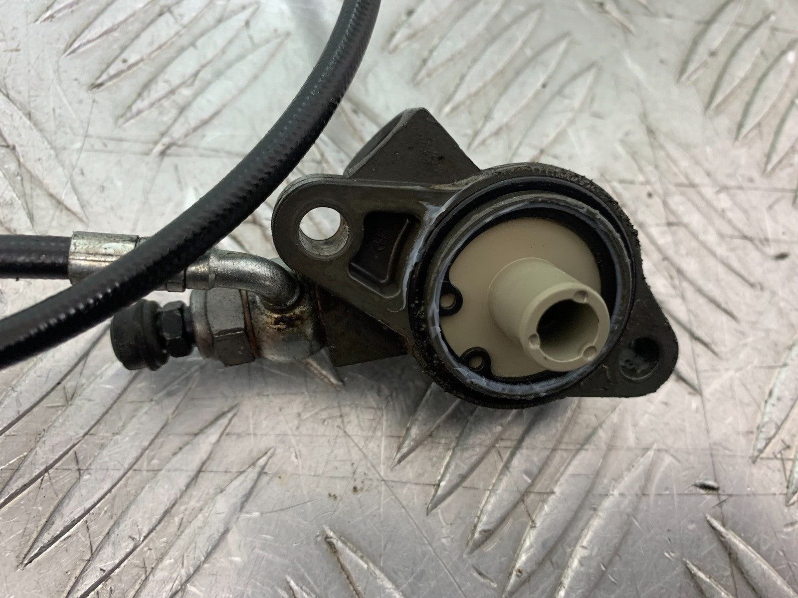 KTM 1290 SUPER DUKE R CLUTCH SLAVE CYLINDER   YEAR 2020-2024 (CMB1272)
