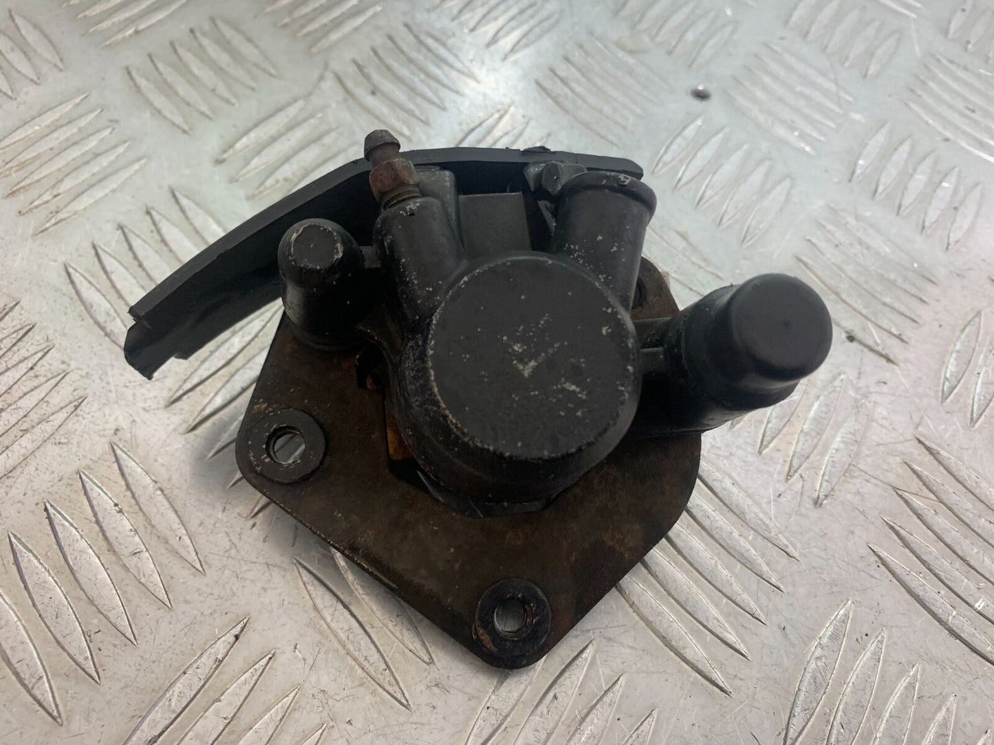 HERALD CLASSIC 125 FRONT BRAKE CALIPER  YEAR 2014 (CMB1058)